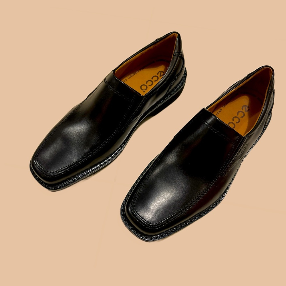 Ecco Black Leather Slip on
